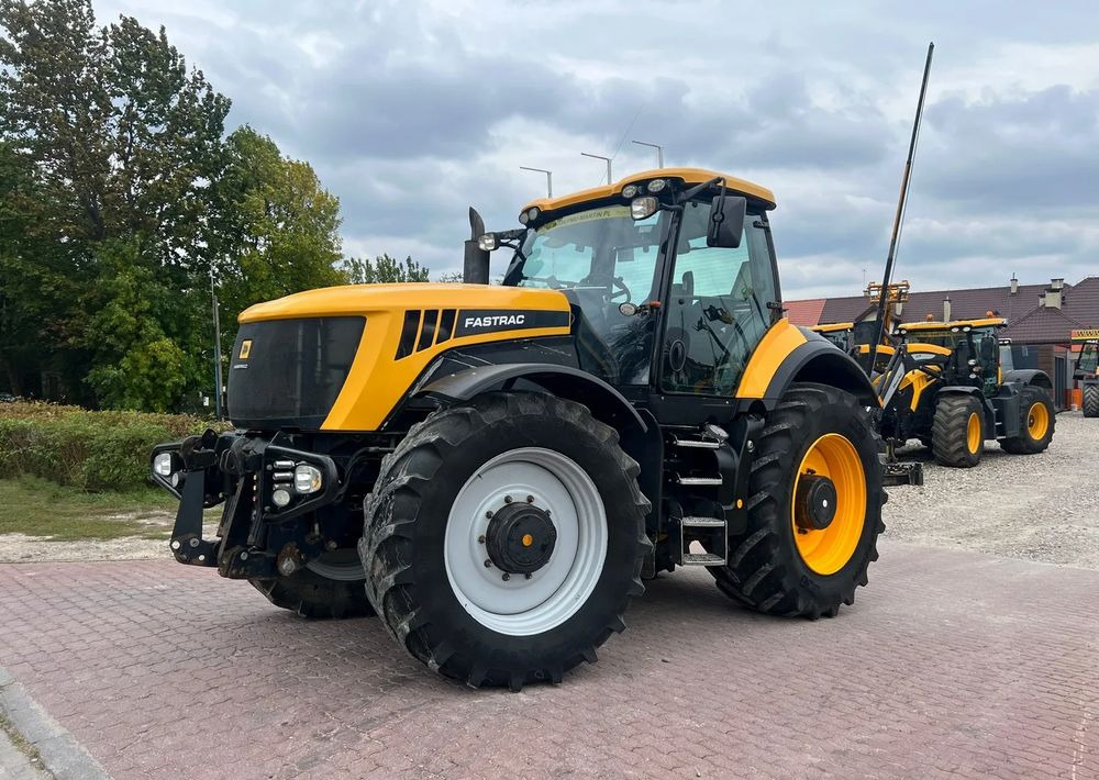 JCB Fastrac 8250 - Traktor: slika JCB Fastrac 8250 - Traktor JCB Fastrac 8250 - Traktor: slika JCB Fastrac 8250 - Traktor