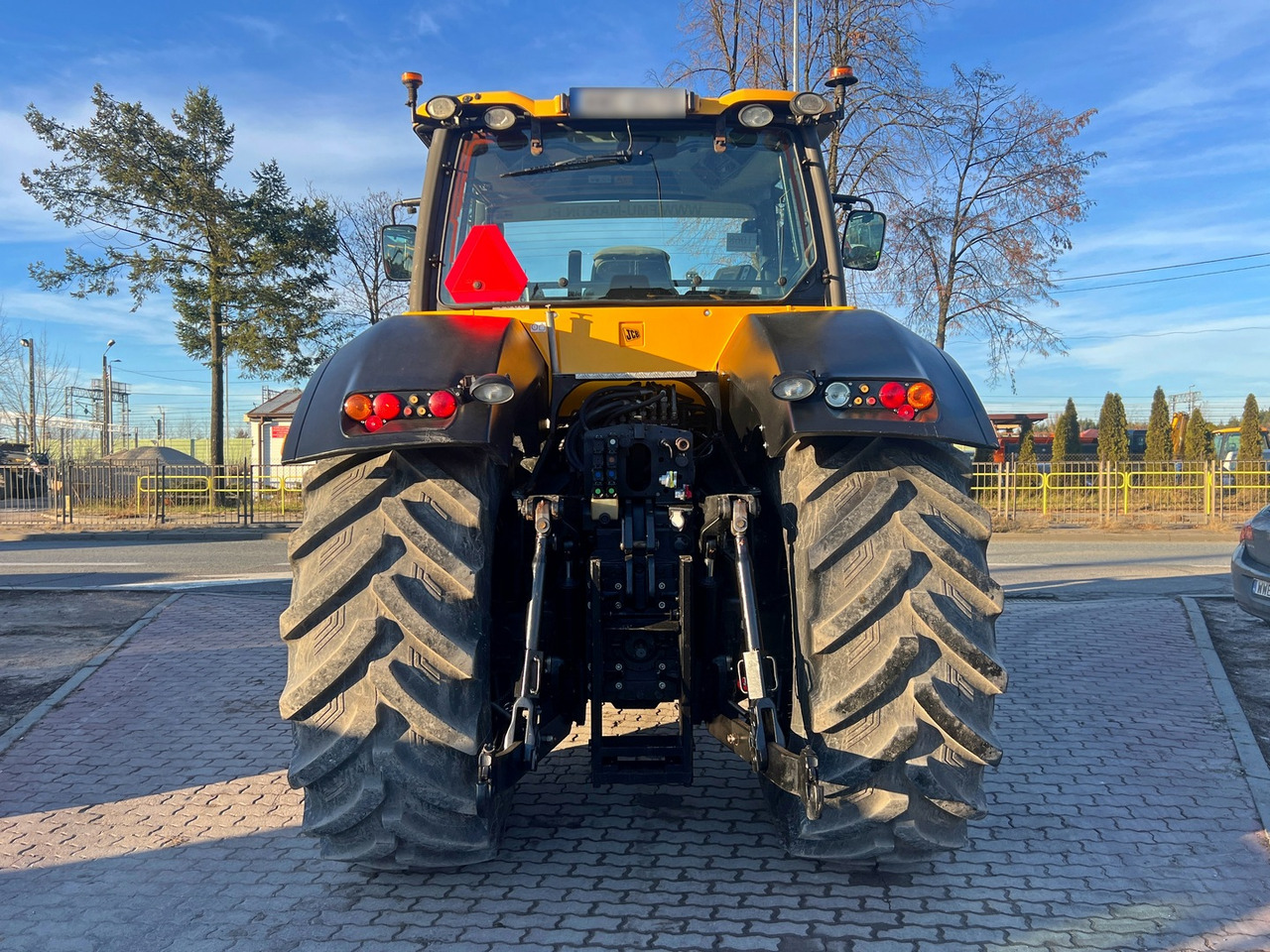 JCB Fastrac 8310 - Traktor: slika JCB Fastrac 8310 - Traktor JCB Fastrac 8310 - Traktor: slika JCB Fastrac 8310 - Traktor