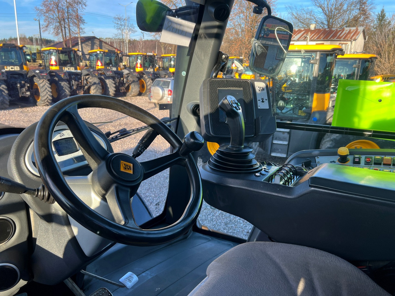 Traktor JCB Fastrac 8310: slika Traktor JCB Fastrac 8310