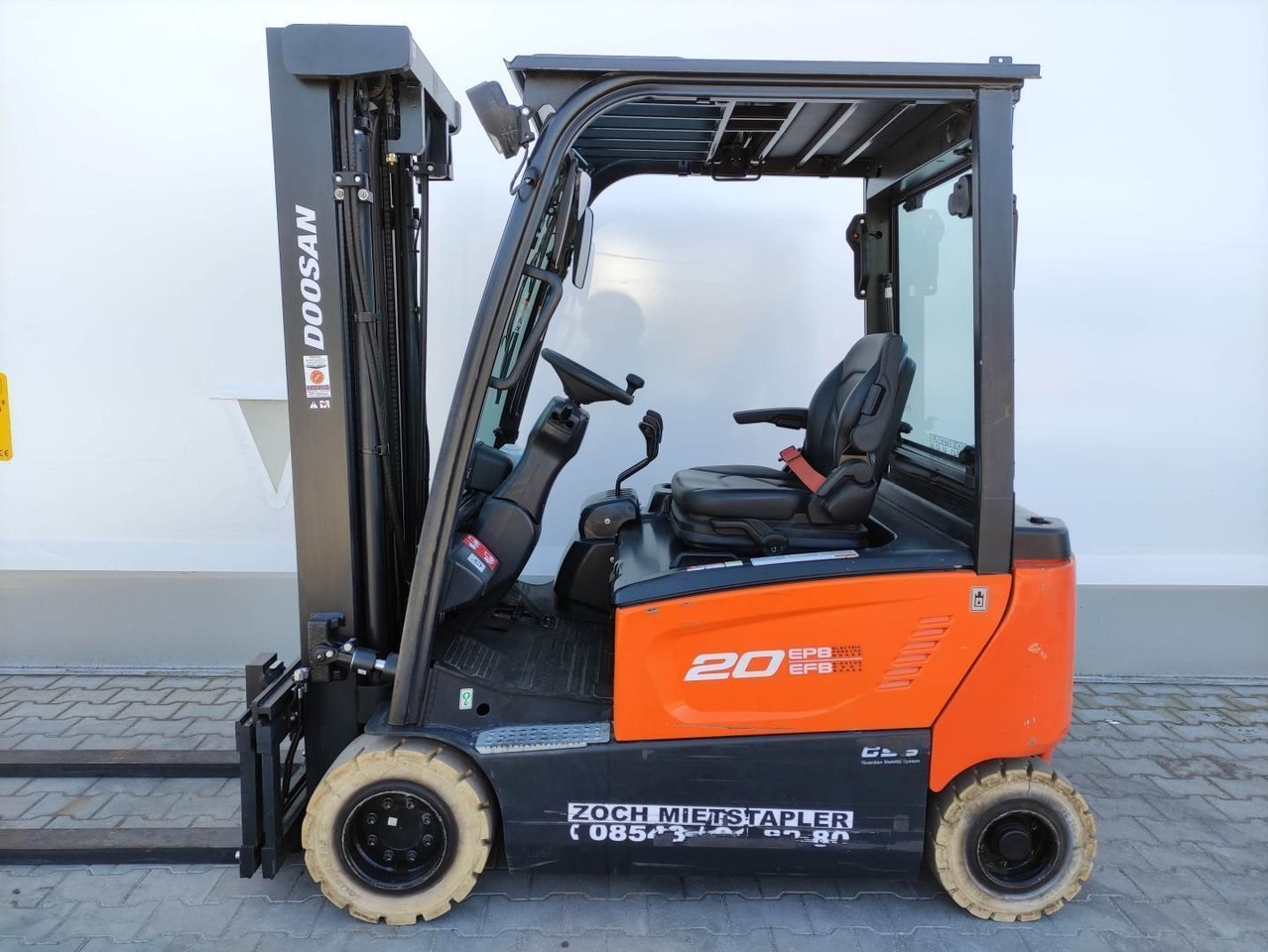 Doosan B20X-7 (Plus) - Električni viličar: slika Doosan B20X-7 (Plus) - Električni viličar Doosan B20X-7 (Plus) - Električni viličar: slika Doosan B20X-7 (Plus) - Električni viličar