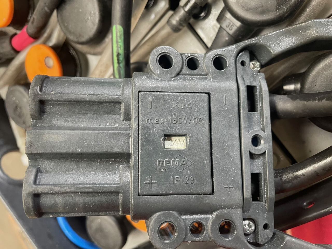 Hawker 24 Volt I 3 PZS 375 - Akumulator za Oprema za rukovanje materijalima: slika Hawker 24 Volt I 3 PZS 375 - Akumulator za Oprema za rukovanje materijalima Hawker 24 Volt I 3 PZS 375 - Akumulator za Oprema za rukovanje materijalima: slika Hawker 24 Volt I 3 PZS 375 - Akumulator za Oprema za rukovanje materijalima