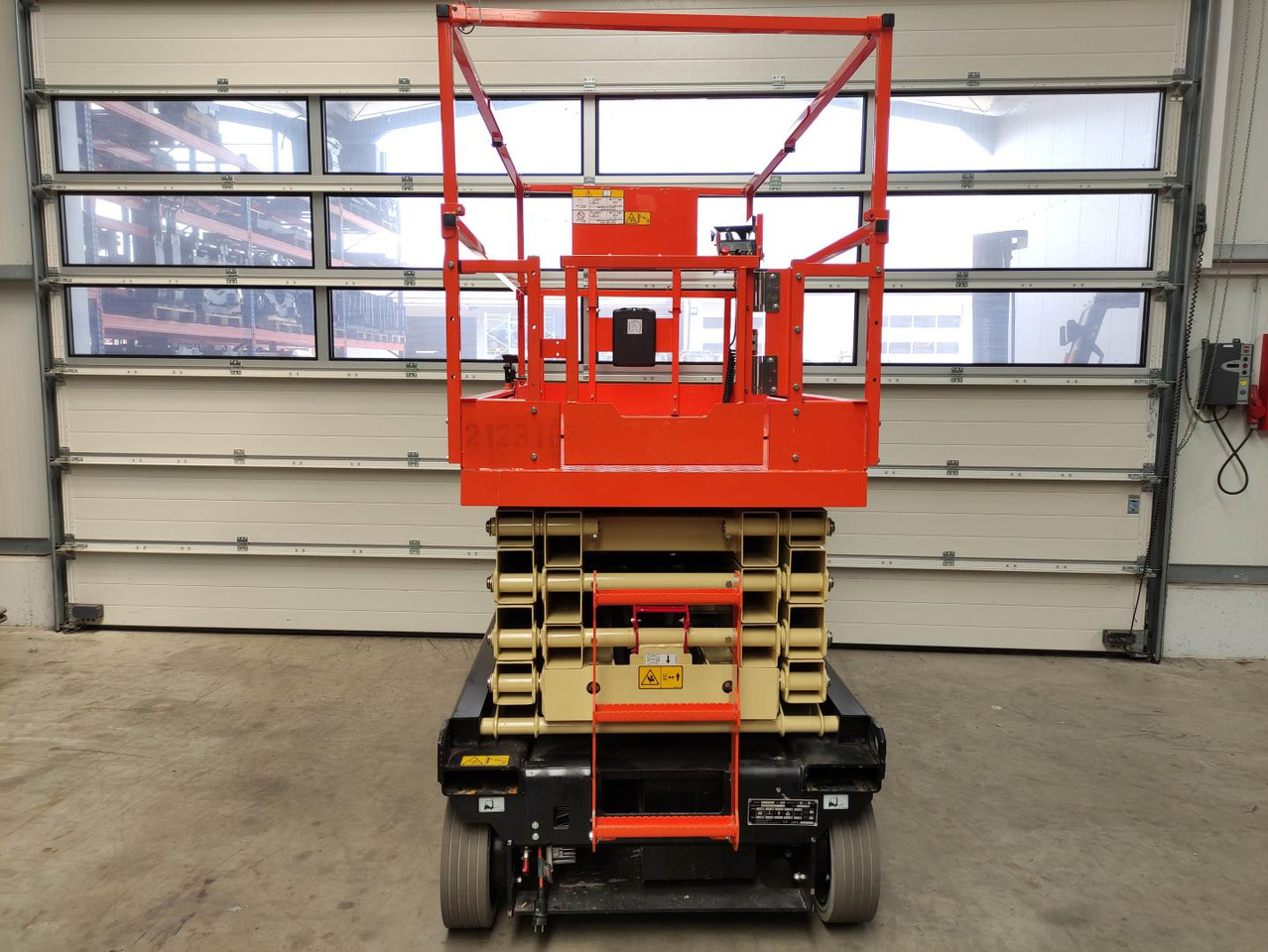 JLG R3246 - Škarasta podizna platforma: slika JLG R3246 - Škarasta podizna platforma JLG R3246 - Škarasta podizna platforma: slika JLG R3246 - Škarasta podizna platforma