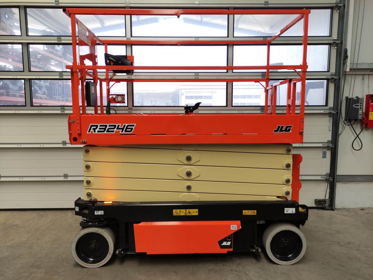 JLG R3246 - Škarasta podizna platforma: slika JLG R3246 - Škarasta podizna platforma JLG R3246 - Škarasta podizna platforma: slika JLG R3246 - Škarasta podizna platforma
