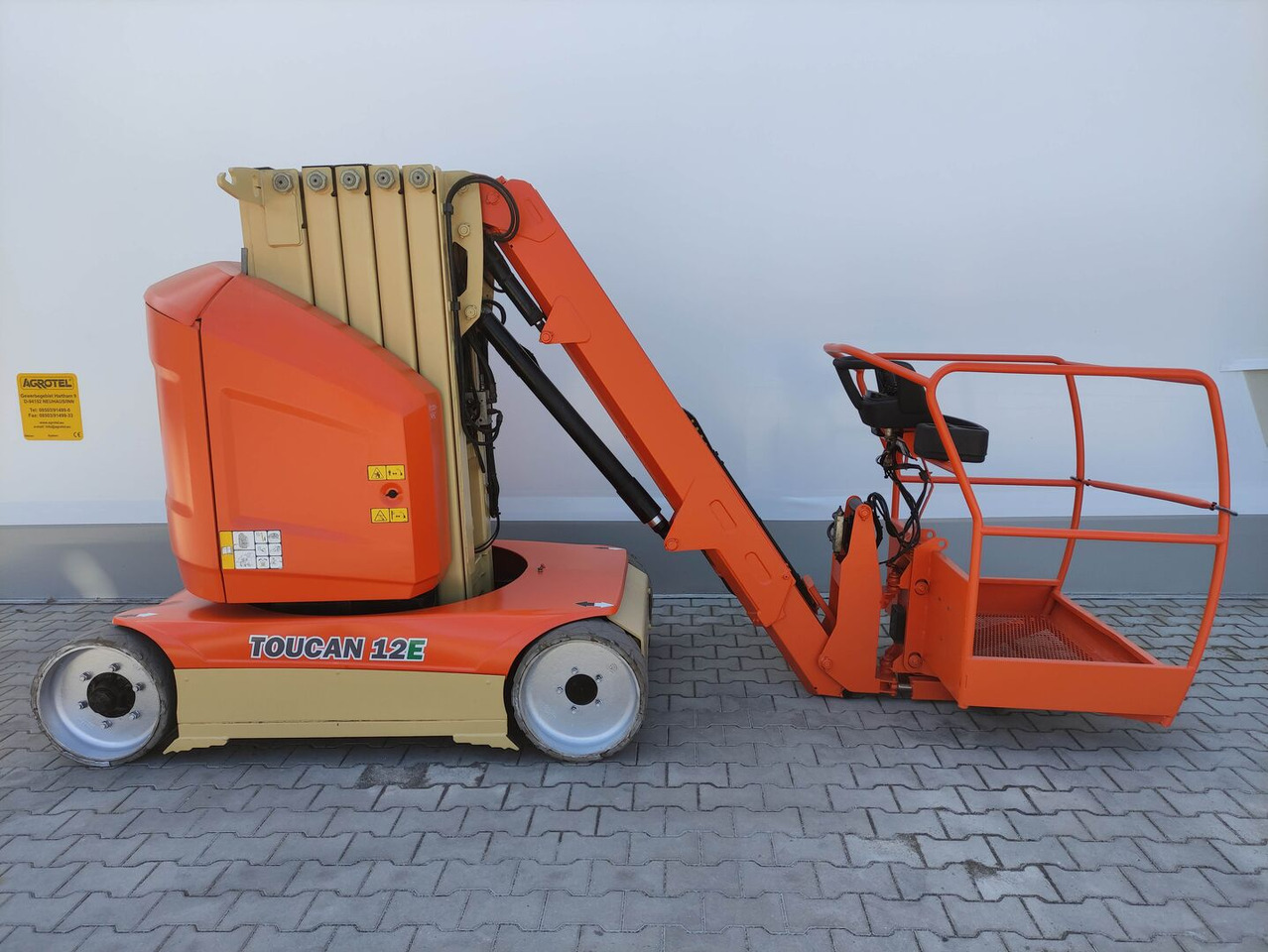 JLG Toucan 12 E (LACK NEU) - Platforma za podizanje stupa u okomitom položaju: slika JLG Toucan 12 E (LACK NEU) - Platforma za podizanje stupa u okomitom položaju JLG Toucan 12 E (LACK NEU) - Platforma za podizanje stupa u okomitom položaju: slika JLG Toucan 12 E (LACK NEU) - Platforma za podizanje stupa u okomitom položaju