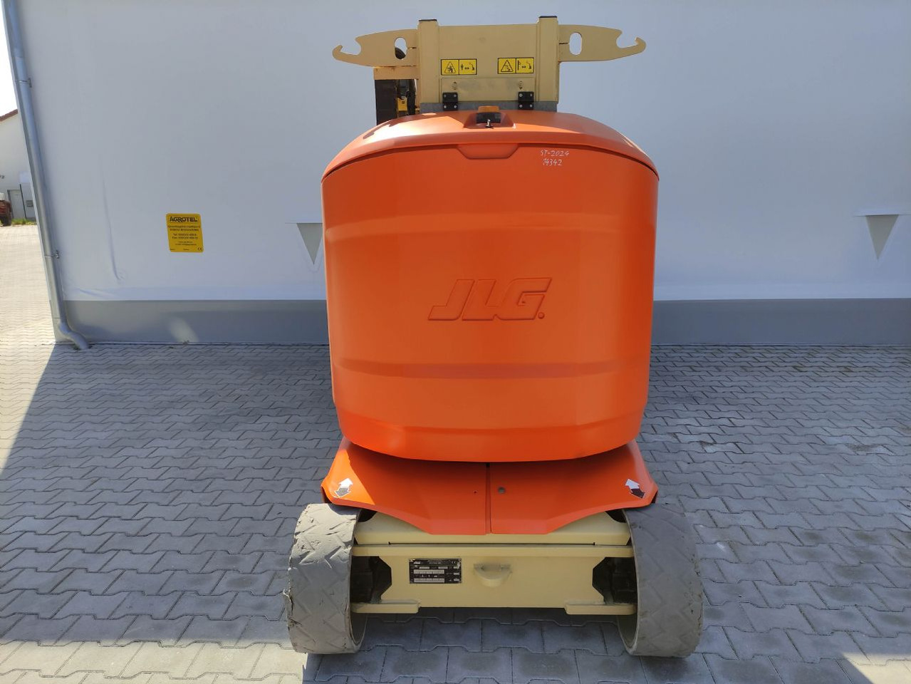 JLG Toucan 12 E (LACK NEU) - Platforma za podizanje stupa u okomitom položaju: slika JLG Toucan 12 E (LACK NEU) - Platforma za podizanje stupa u okomitom položaju JLG Toucan 12 E (LACK NEU) - Platforma za podizanje stupa u okomitom položaju: slika JLG Toucan 12 E (LACK NEU) - Platforma za podizanje stupa u okomitom položaju