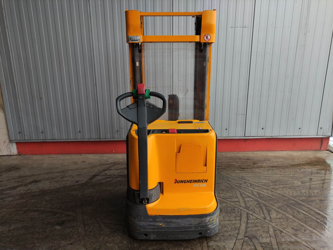 Jungheinrich EJC 216 - Slagač stoga: slika Jungheinrich EJC 216 - Slagač stoga Jungheinrich EJC 216 - Slagač stoga: slika Jungheinrich EJC 216 - Slagač stoga