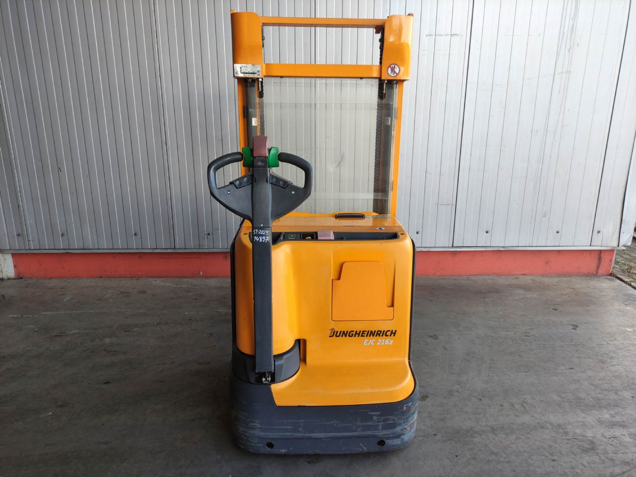 Jungheinrich EJC 216Z - Slagač stoga: slika Jungheinrich EJC 216Z - Slagač stoga Jungheinrich EJC 216Z - Slagač stoga: slika Jungheinrich EJC 216Z - Slagač stoga