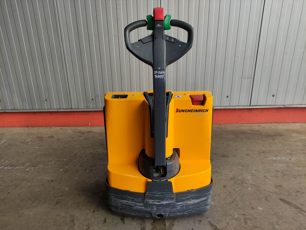 Jungheinrich EJE 116 - Paletni viličar: slika Jungheinrich EJE 116 - Paletni viličar Jungheinrich EJE 116 - Paletni viličar: slika Jungheinrich EJE 116 - Paletni viličar