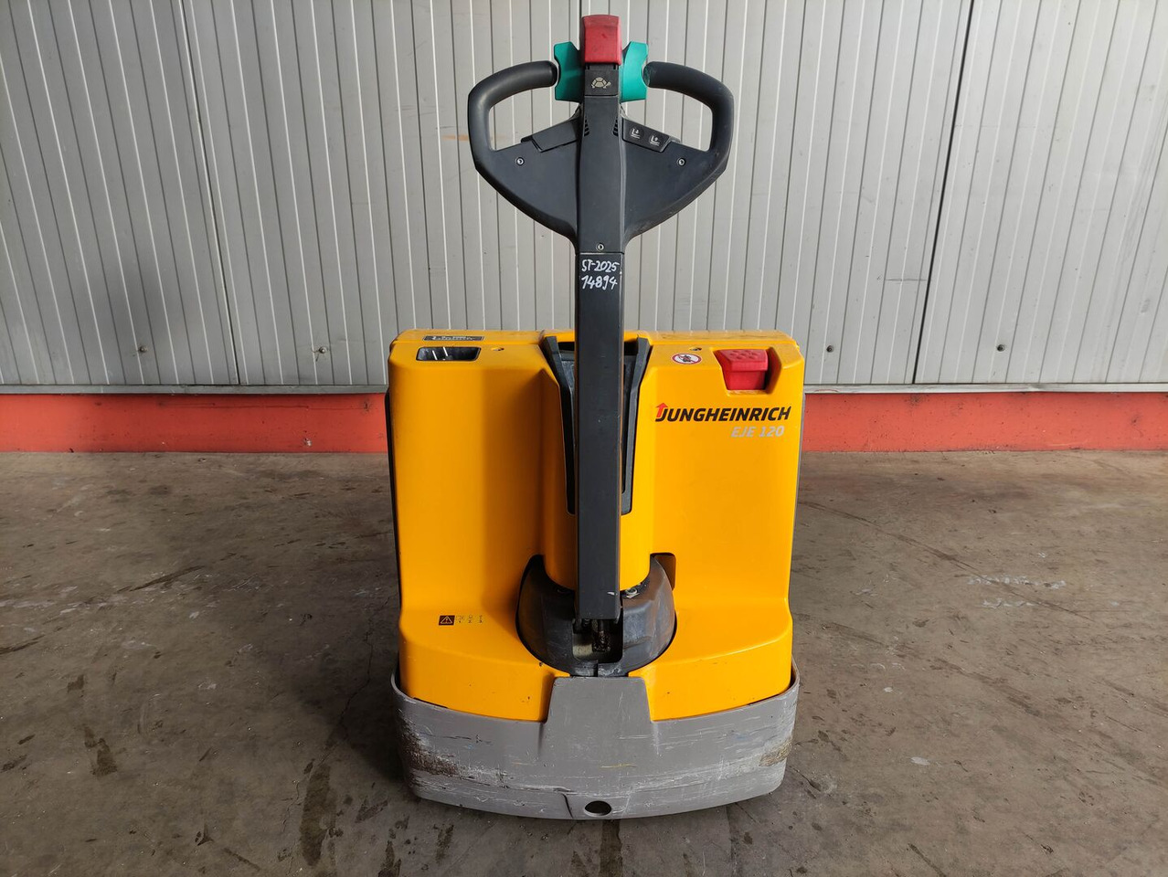 Jungheinrich EJE 120 - Paletni viličar: slika Jungheinrich EJE 120 - Paletni viličar Jungheinrich EJE 120 - Paletni viličar: slika Jungheinrich EJE 120 - Paletni viličar