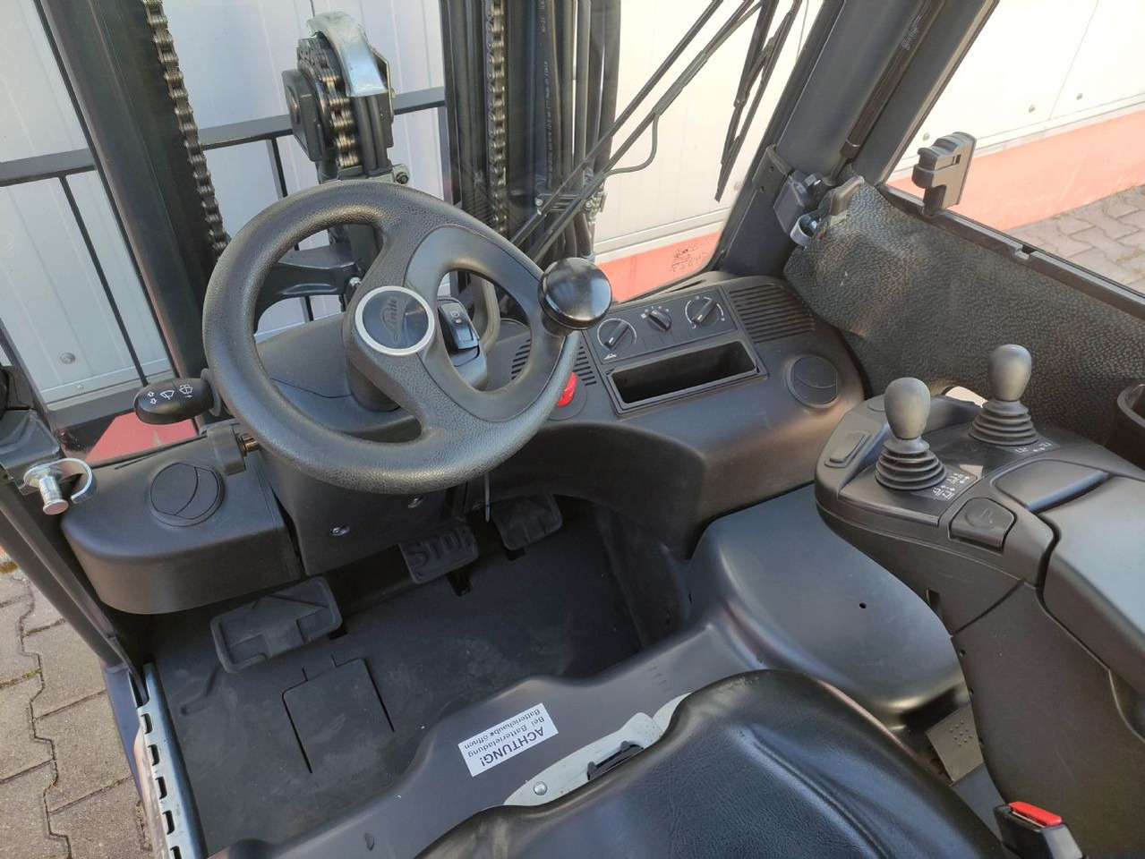 Linde E16-02-386 EVO - Električni viličar: slika Linde E16-02-386 EVO - Električni viličar Linde E16-02-386 EVO - Električni viličar: slika Linde E16-02-386 EVO - Električni viličar