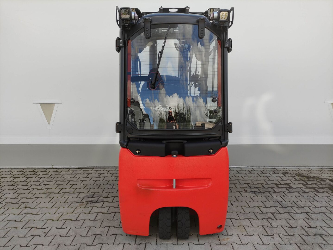 Linde E16H-02-386-EVO - Električni viličar: slika Linde E16H-02-386-EVO - Električni viličar Linde E16H-02-386-EVO - Električni viličar: slika Linde E16H-02-386-EVO - Električni viličar