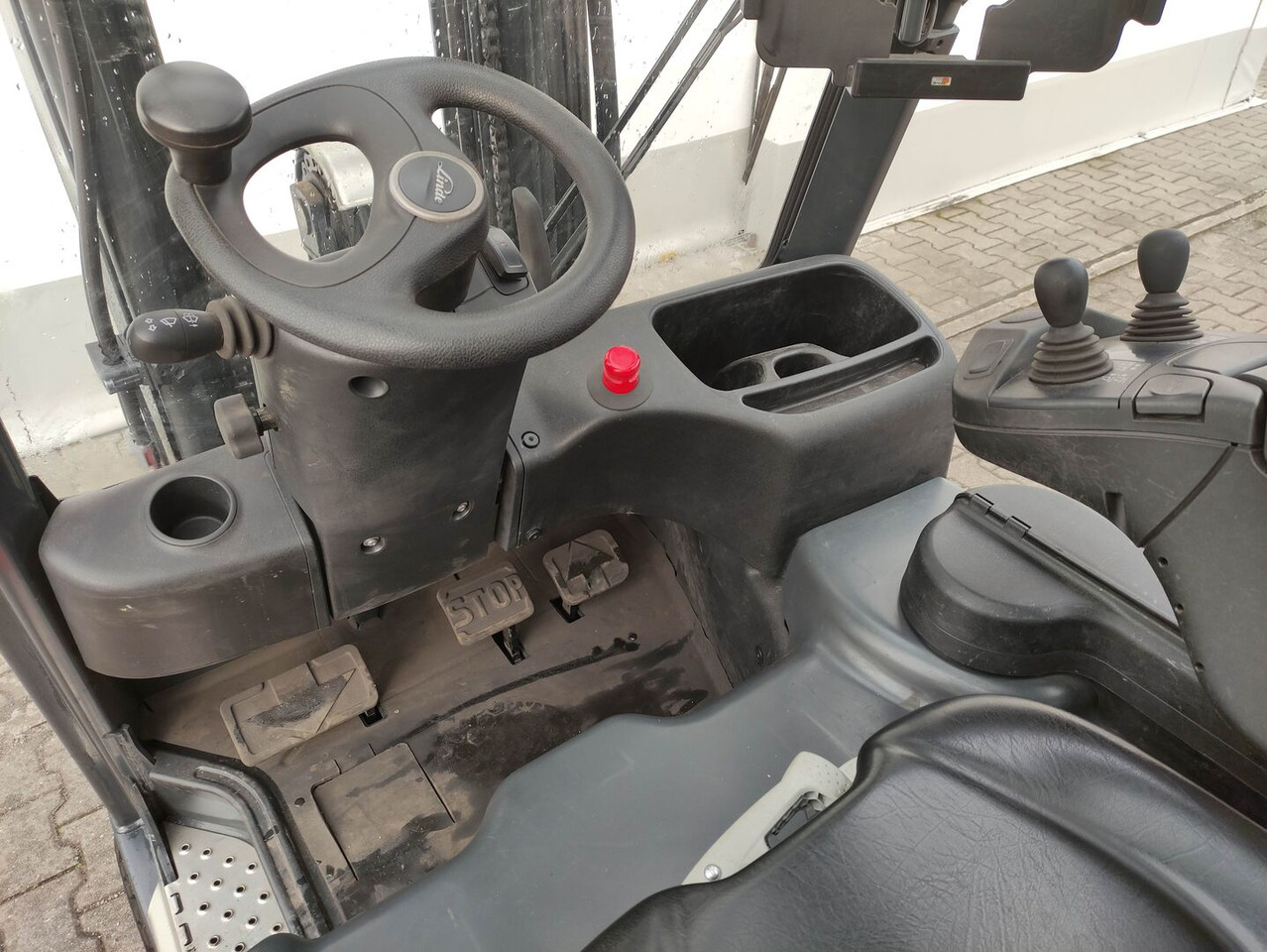 Linde E16PH-02-386 - Električni viličar: slika Linde E16PH-02-386 - Električni viličar Linde E16PH-02-386 - Električni viličar: slika Linde E16PH-02-386 - Električni viličar