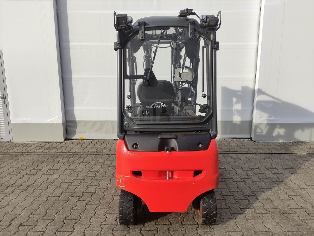 Linde E16PH-02-386 - Električni viličar: slika Linde E16PH-02-386 - Električni viličar Linde E16PH-02-386 - Električni viličar: slika Linde E16PH-02-386 - Električni viličar