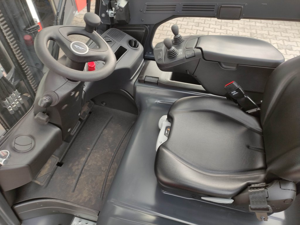 Linde E35HL-01-387 *Batterie NEU* - Električni viličar: slika Linde E35HL-01-387 *Batterie NEU* - Električni viličar Linde E35HL-01-387 *Batterie NEU* - Električni viličar: slika Linde E35HL-01-387 *Batterie NEU* - Električni viličar