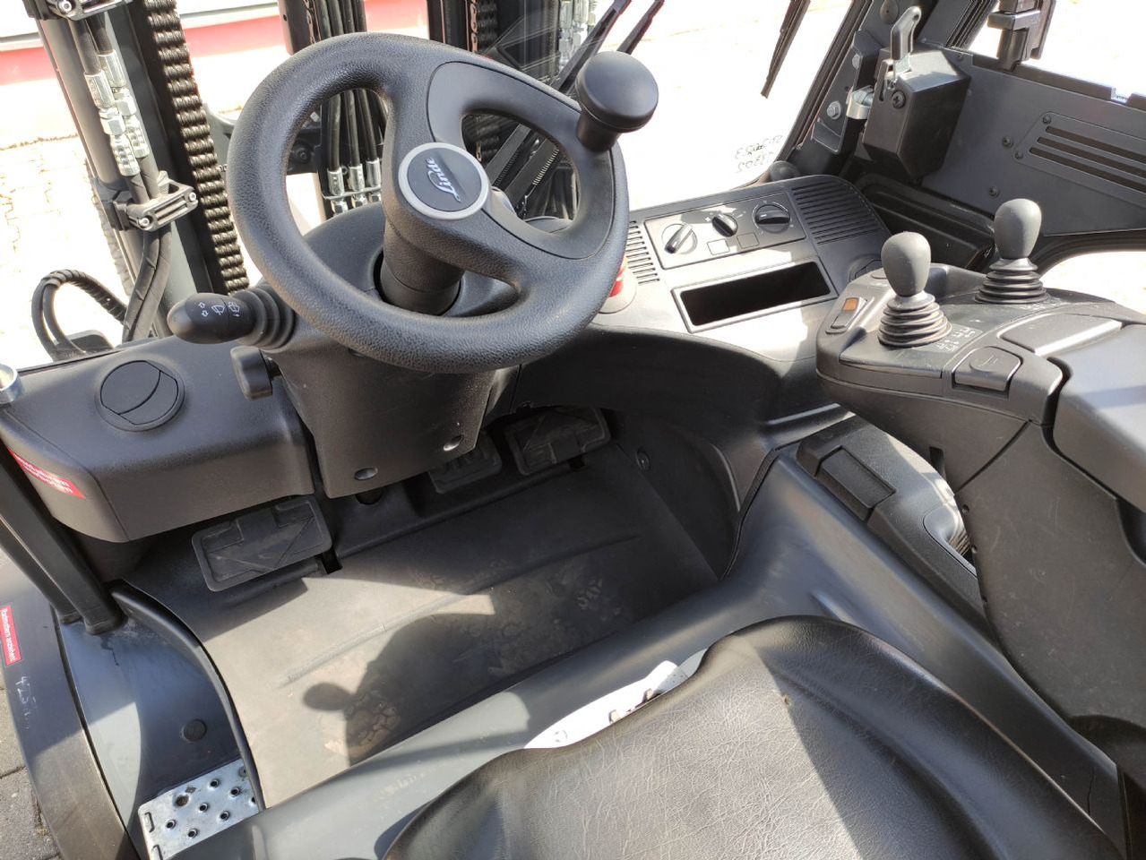 Linde E35L-01-387 - Električni viličar: slika Linde E35L-01-387 - Električni viličar Linde E35L-01-387 - Električni viličar: slika Linde E35L-01-387 - Električni viličar