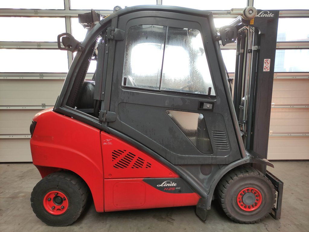 Linde H25T-02-392 EVO - Viličar: slika Linde H25T-02-392 EVO - Viličar Linde H25T-02-392 EVO - Viličar: slika Linde H25T-02-392 EVO - Viličar