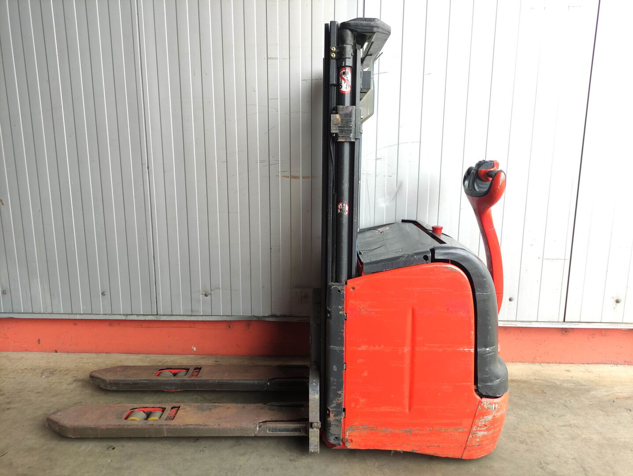 Linde L14-372 - Slagač stoga: slika Linde L14-372 - Slagač stoga Linde L14-372 - Slagač stoga: slika Linde L14-372 - Slagač stoga