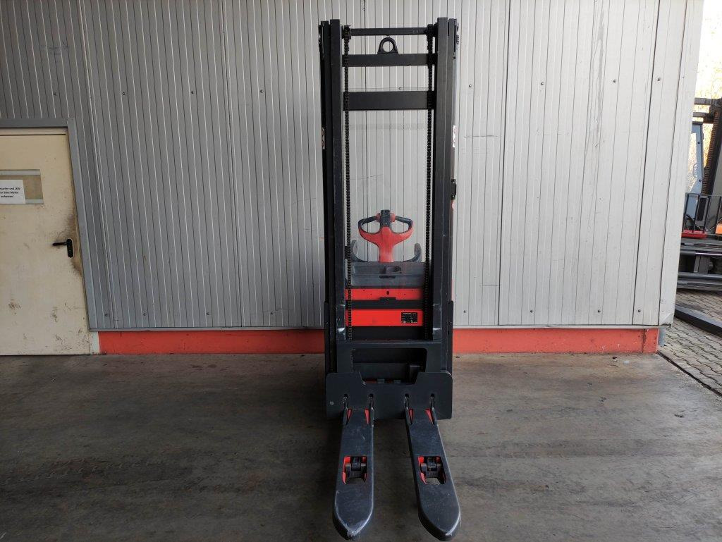 Linde L14-APi-1173 - Slagač stoga: slika Linde L14-APi-1173 - Slagač stoga Linde L14-APi-1173 - Slagač stoga: slika Linde L14-APi-1173 - Slagač stoga