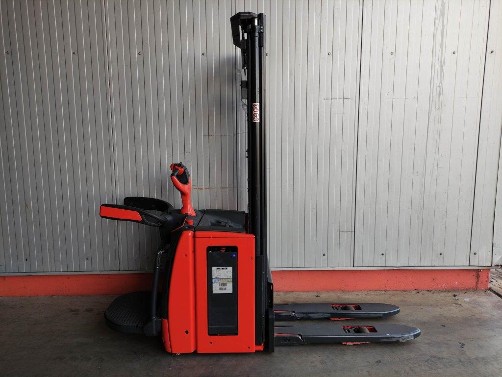 Linde L14-APi-1173 - Slagač stoga: slika Linde L14-APi-1173 - Slagač stoga Linde L14-APi-1173 - Slagač stoga: slika Linde L14-APi-1173 - Slagač stoga