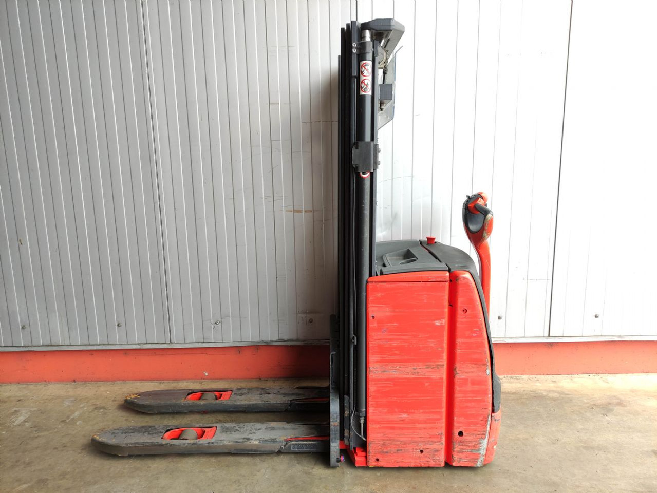 Linde L16-1173 - Slagač stoga: slika Linde L16-1173 - Slagač stoga Linde L16-1173 - Slagač stoga: slika Linde L16-1173 - Slagač stoga