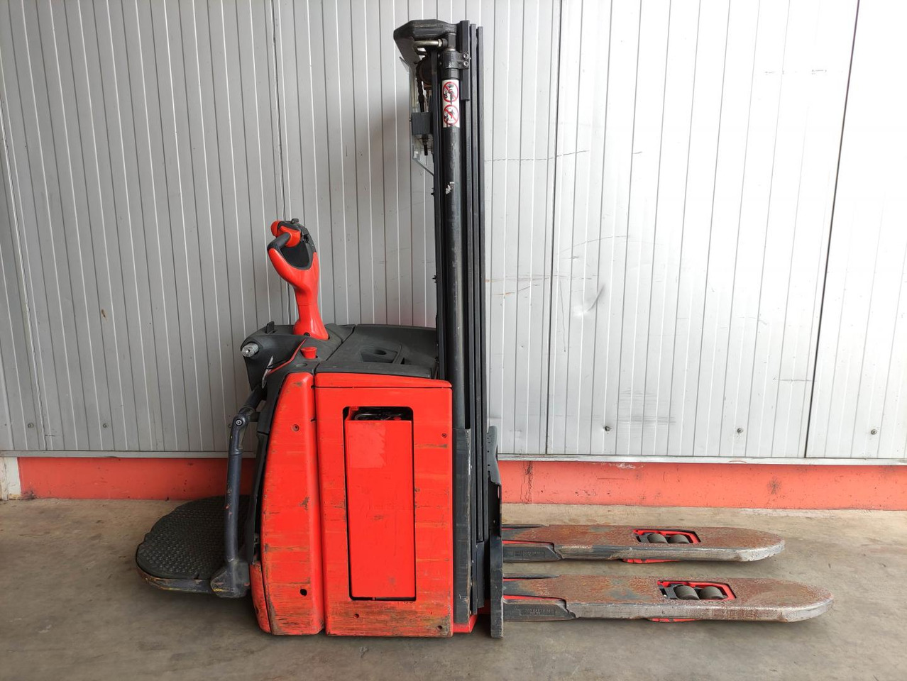 Linde L16APi-1173 - Slagač stoga: slika Linde L16APi-1173 - Slagač stoga Linde L16APi-1173 - Slagač stoga: slika Linde L16APi-1173 - Slagač stoga