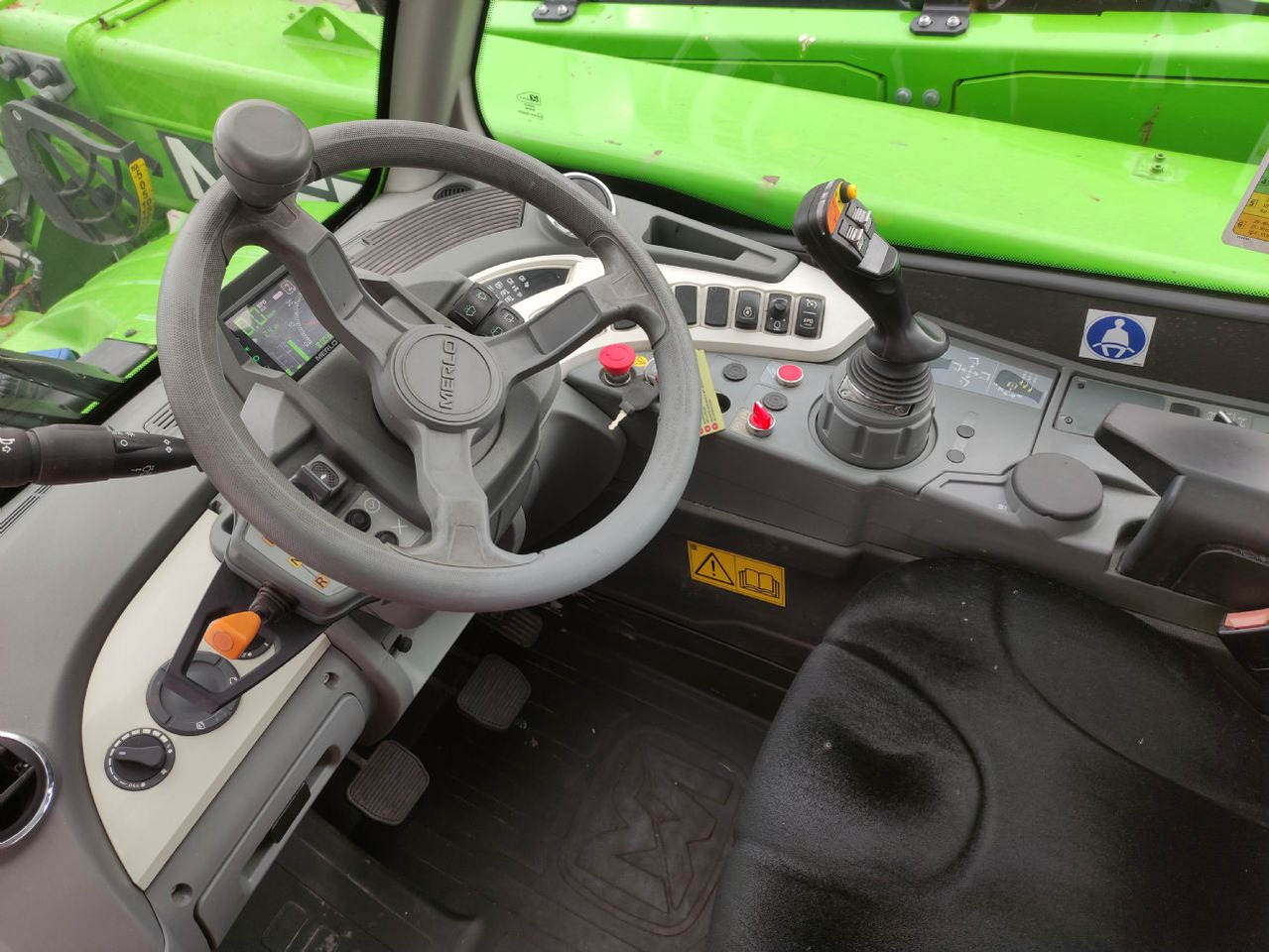 Merlo TF35.7-140 - 40 km/h - Teleskopski rukovatelj: slika Merlo TF35.7-140 - 40 km/h - Teleskopski rukovatelj Merlo TF35.7-140 - 40 km/h - Teleskopski rukovatelj: slika Merlo TF35.7-140 - 40 km/h - Teleskopski rukovatelj