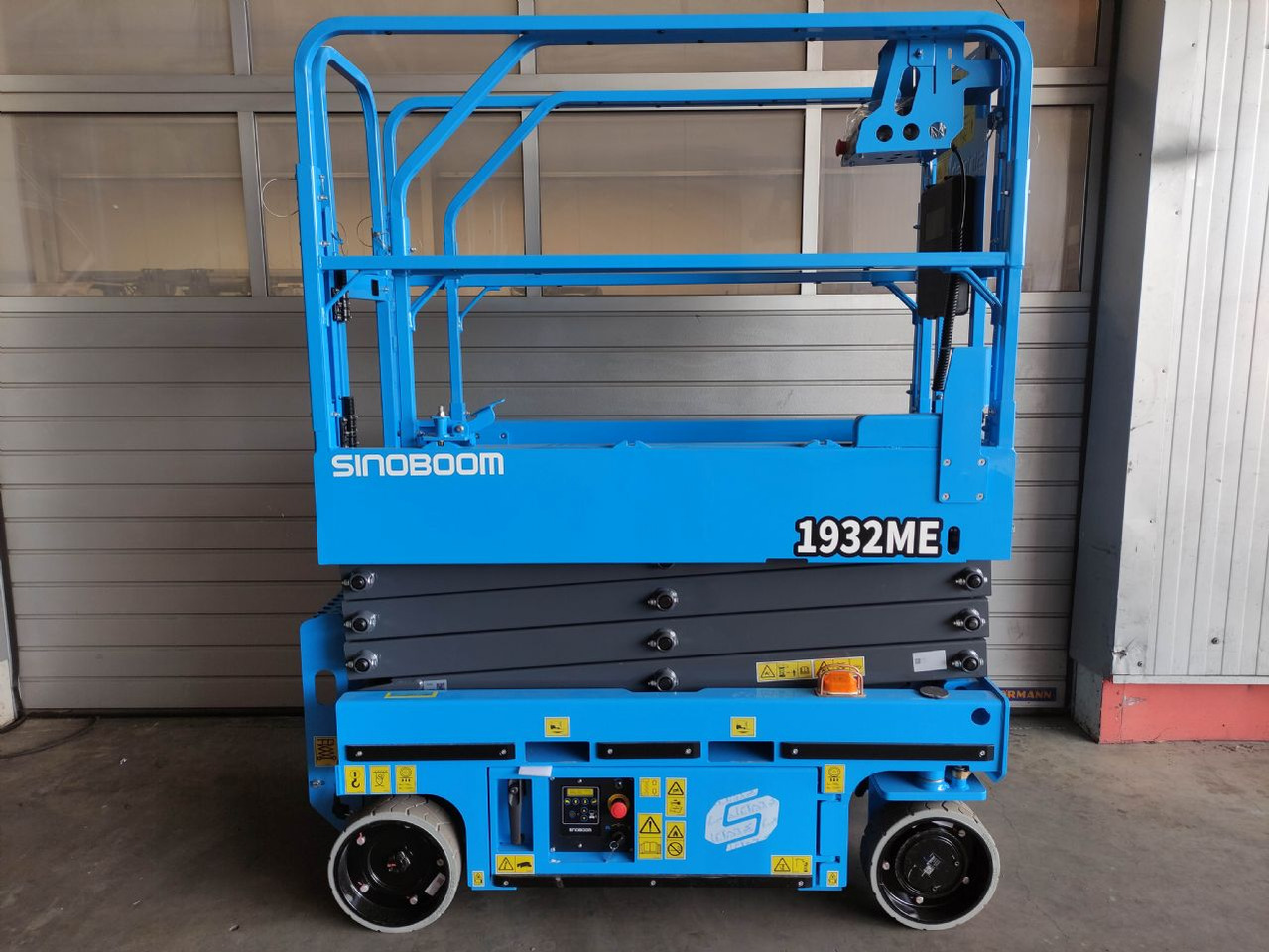 Sinoboom 1932ME/GTJZ0608ME *NEU* - Škarasta podizna platforma: slika Sinoboom 1932ME/GTJZ0608ME *NEU* - Škarasta podizna platforma Sinoboom 1932ME/GTJZ0608ME *NEU* - Škarasta podizna platforma: slika Sinoboom 1932ME/GTJZ0608ME *NEU* - Škarasta podizna platforma