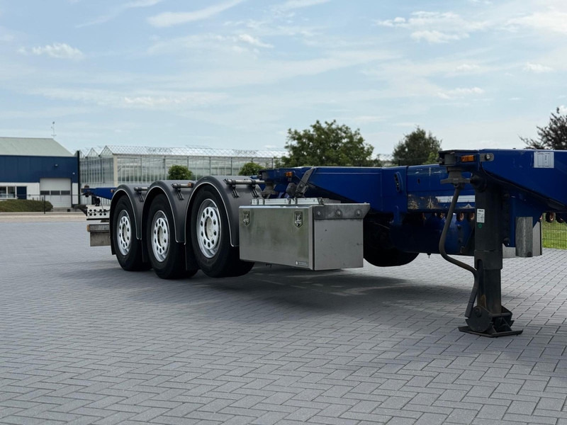 D-Tec FLEXITRAILER GESCOPEERD, 20-40 FT, MULTI UITSCHUIFBAAR, 1 LIFTAS. - Transporter kontejnera/ Poluprikolica s izmjenjivim sanducima: slika D-Tec FLEXITRAILER GESCOPEERD, 20-40 FT, MULTI UITSCHUIFBAAR, 1 LIFTAS. - Transporter kontejnera/ Poluprikolica s izmjenjivim sanducima D-Tec FLEXITRAILER GESCOPEERD, 20-40 FT, MULTI UITSCHUIFBAAR, 1 LIFTAS. - Transporter kontejnera/ Poluprikolica s izmjenjivim sanducima: slika D-Tec FLEXITRAILER GESCOPEERD, 20-40 FT, MULTI UITSCHUIFBAAR, 1 LIFTAS. - Transporter kontejnera/ Poluprikolica s izmjenjivim sanducima