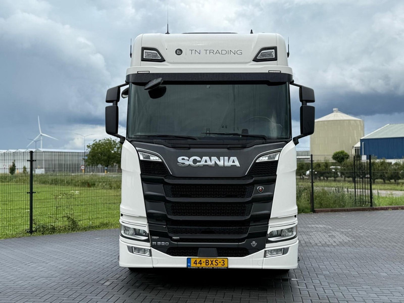 Scania R520A6X2/4NB 6X2/4, LEATHER, RETARDER, 2X TANK, TOP. - Tegljač: slika Scania R520A6X2/4NB 6X2/4, LEATHER, RETARDER, 2X TANK, TOP. - Tegljač Scania R520A6X2/4NB 6X2/4, LEATHER, RETARDER, 2X TANK, TOP. - Tegljač: slika Scania R520A6X2/4NB 6X2/4, LEATHER, RETARDER, 2X TANK, TOP. - Tegljač