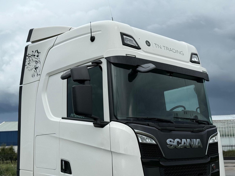 Scania R520A6X2/4NB 6X2/4, LEATHER, RETARDER, 2X TANK, TOP. - Tegljač: slika Scania R520A6X2/4NB 6X2/4, LEATHER, RETARDER, 2X TANK, TOP. - Tegljač Scania R520A6X2/4NB 6X2/4, LEATHER, RETARDER, 2X TANK, TOP. - Tegljač: slika Scania R520A6X2/4NB 6X2/4, LEATHER, RETARDER, 2X TANK, TOP. - Tegljač