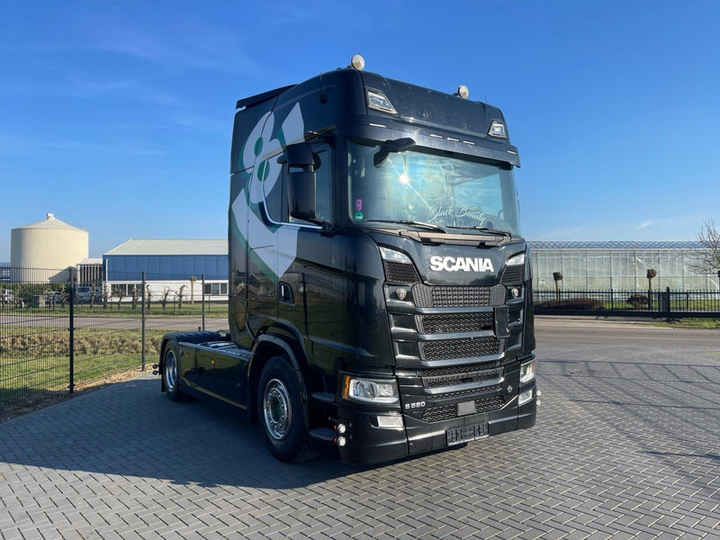 Scania S580 V8 NGS RETARDER, LEATHER, 2X TANK, TOP CONDITION! - Tegljač: slika Scania S580 V8 NGS RETARDER, LEATHER, 2X TANK, TOP CONDITION! - Tegljač Scania S580 V8 NGS RETARDER, LEATHER, 2X TANK, TOP CONDITION! - Tegljač: slika Scania S580 V8 NGS RETARDER, LEATHER, 2X TANK, TOP CONDITION! - Tegljač