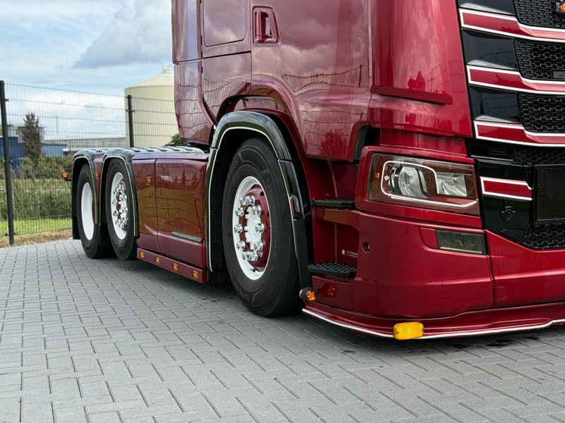 Scania S580 V8 NGS SHOWTRUCK, VOLLUCHT, RETARDER, LEER, GESTUURD. - Tegljač: slika Scania S580 V8 NGS SHOWTRUCK, VOLLUCHT, RETARDER, LEER, GESTUURD. - Tegljač Scania S580 V8 NGS SHOWTRUCK, VOLLUCHT, RETARDER, LEER, GESTUURD. - Tegljač: slika Scania S580 V8 NGS SHOWTRUCK, VOLLUCHT, RETARDER, LEER, GESTUURD. - Tegljač