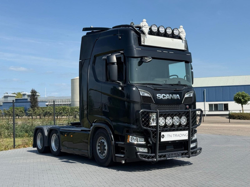 Scania S650 V8 NGS 6X4, 3.15WB, VOLLUCHT, RETARDER, LEER. - Tegljač: slika Scania S650 V8 NGS 6X4, 3.15WB, VOLLUCHT, RETARDER, LEER. - Tegljač Scania S650 V8 NGS 6X4, 3.15WB, VOLLUCHT, RETARDER, LEER. - Tegljač: slika Scania S650 V8 NGS 6X4, 3.15WB, VOLLUCHT, RETARDER, LEER. - Tegljač