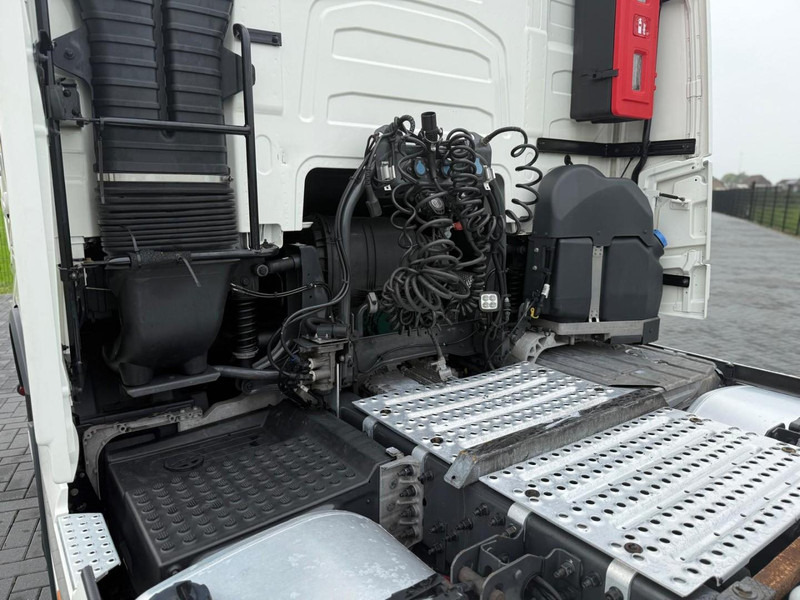 Tegljač Volvo FH 13.460XL Turbocompound, leer, vollucht, 2 tanks, dubbel glas, vol spoiler.: slika Tegljač Volvo FH 13.460XL Turbocompound, leer, vollucht, 2 tanks, dubbel glas, vol spoiler.