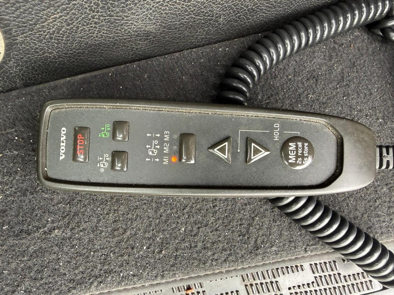 Tegljač Volvo FH 13.460XL Turbocompound, leer, vollucht, 2 tanks, dubbel glas, vol spoiler.: slika Tegljač Volvo FH 13.460XL Turbocompound, leer, vollucht, 2 tanks, dubbel glas, vol spoiler.