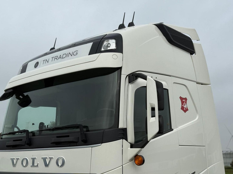 Tegljač Volvo FH 13.460XL Turbocompound, leer, vollucht, 2 tanks, dubbel glas, vol spoiler.: slika Tegljač Volvo FH 13.460XL Turbocompound, leer, vollucht, 2 tanks, dubbel glas, vol spoiler.