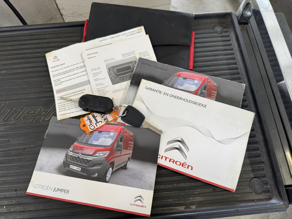 Citroën Jumper-30 2.2 HDI L1H1 Economy 3 Zitplaatsen Airco Cruise Bluetooth Media player - Furgon: slika Citroën Jumper-30 2.2 HDI L1H1 Economy 3 Zitplaatsen Airco Cruise Bluetooth Media player - Furgon Citroën Jumper-30 2.2 HDI L1H1 Economy 3 Zitplaatsen Airco Cruise Bluetooth Media player - Furgon: slika Citroën Jumper-30 2.2 HDI L1H1 Economy 3 Zitplaatsen Airco Cruise Bluetooth Media player - Furgon