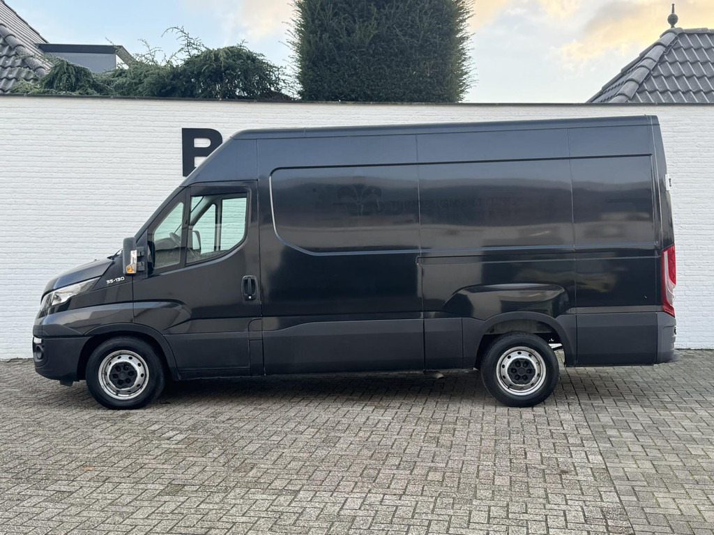 Iveco Daily-35S13V 2.3 352 H3 L Airco Cruise 3 Zits Radio cd Usb Goed onderhouden - Furgon: slika Iveco Daily-35S13V 2.3 352 H3 L Airco Cruise 3 Zits Radio cd Usb Goed onderhouden - Furgon Iveco Daily-35S13V 2.3 352 H3 L Airco Cruise 3 Zits Radio cd Usb Goed onderhouden - Furgon: slika Iveco Daily-35S13V 2.3 352 H3 L Airco Cruise 3 Zits Radio cd Usb Goed onderhouden - Furgon
