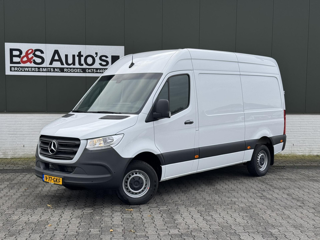 Mercedes-Benz Sprinter-317 1.9 CDI L2 9G laadruimte bekleed Leder Camera Clima M-bux media systeem DAB - Furgon: slika Mercedes-Benz Sprinter-317 1.9 CDI L2 9G laadruimte bekleed Leder Camera Clima M-bux media systeem DAB - Furgon Mercedes-Benz Sprinter-317 1.9 CDI L2 9G laadruimte bekleed Leder Camera Clima M-bux media systeem DAB - Furgon: slika Mercedes-Benz Sprinter-317 1.9 CDI L2 9G laadruimte bekleed Leder Camera Clima M-bux media systeem DAB - Furgon
