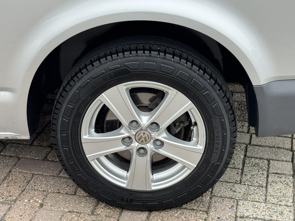 Volkswagen Transporter-2.0 TDI L2H3 Trekhaak Airco Navigatie Parrot Lat om Lat betimmering - Furgon: slika Volkswagen Transporter-2.0 TDI L2H3 Trekhaak Airco Navigatie Parrot Lat om Lat betimmering - Furgon Volkswagen Transporter-2.0 TDI L2H3 Trekhaak Airco Navigatie Parrot Lat om Lat betimmering - Furgon: slika Volkswagen Transporter-2.0 TDI L2H3 Trekhaak Airco Navigatie Parrot Lat om Lat betimmering - Furgon