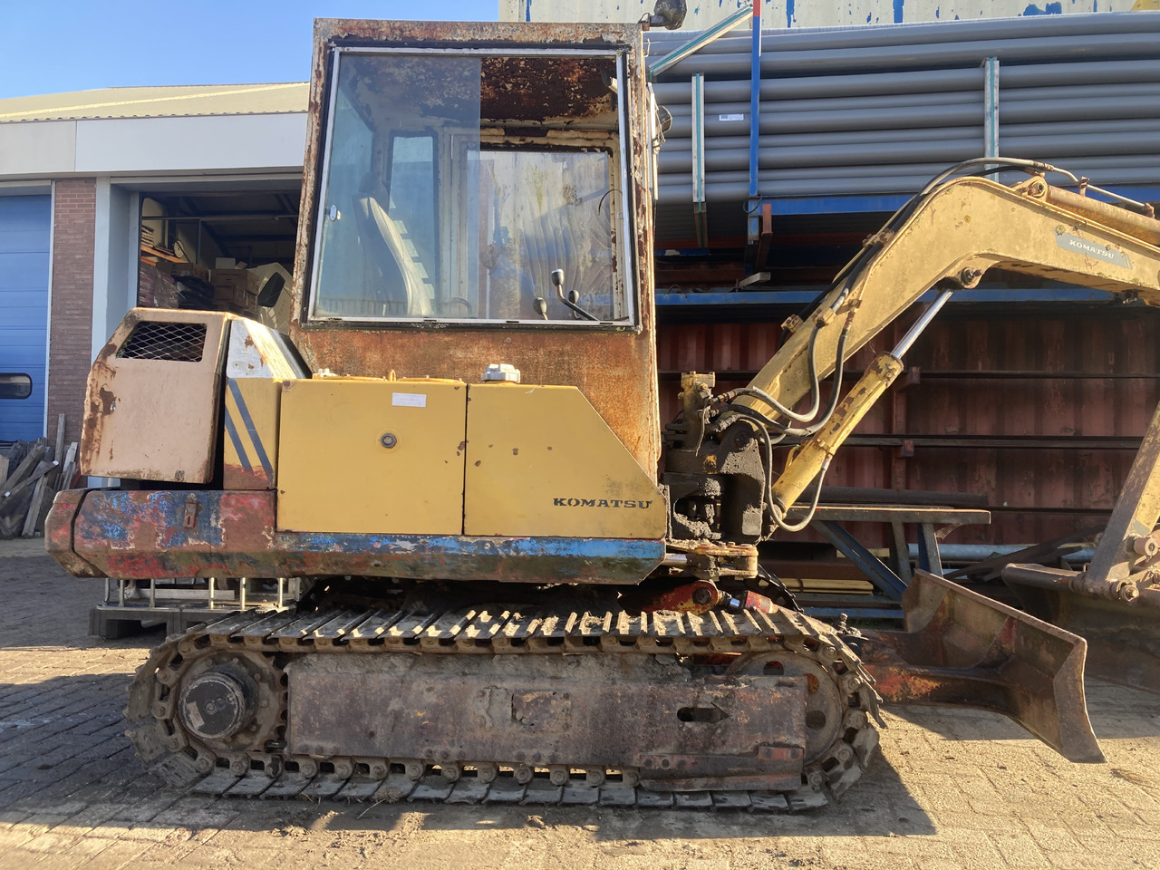 KOMATSU PC30-5 - Mini bager: slika KOMATSU PC30-5 - Mini bager KOMATSU PC30-5 - Mini bager: slika KOMATSU PC30-5 - Mini bager
