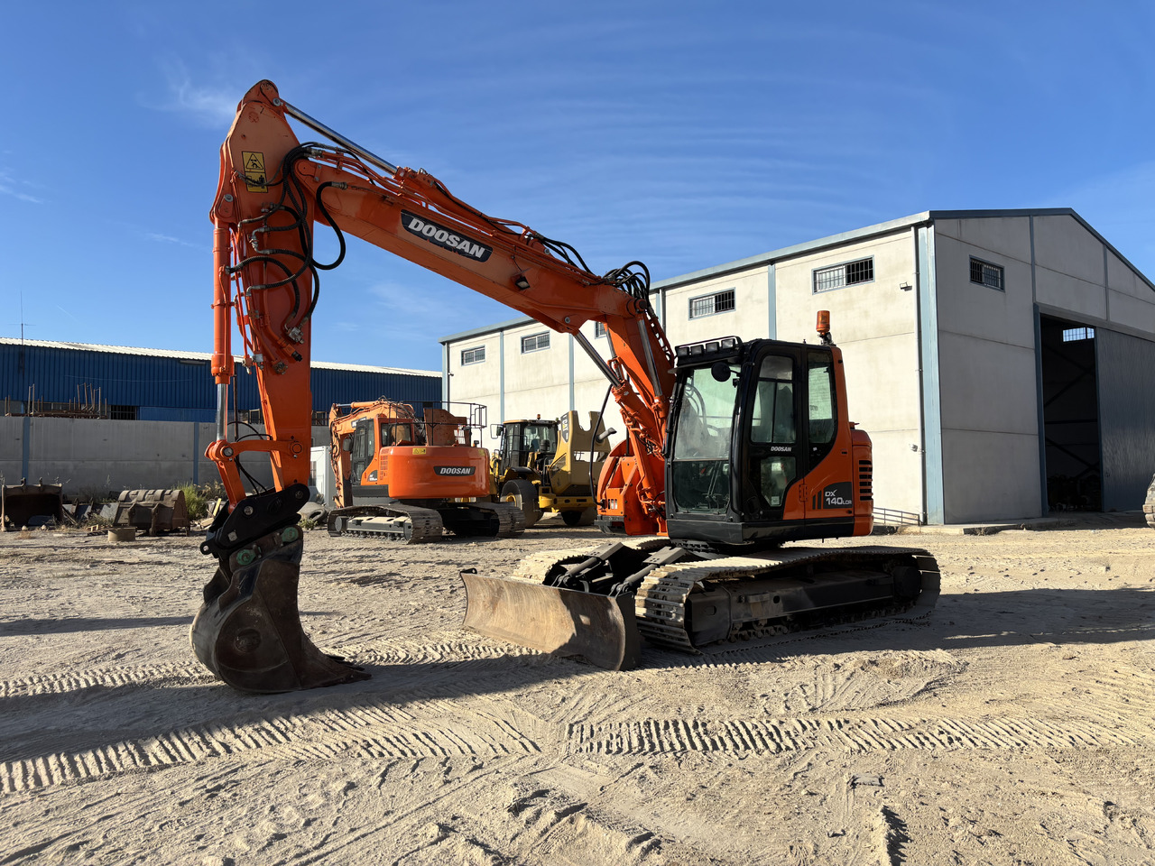DOOSAN DX140-3 - Bager gusjeničar: slika DOOSAN DX140-3 - Bager gusjeničar DOOSAN DX140-3 - Bager gusjeničar: slika DOOSAN DX140-3 - Bager gusjeničar
