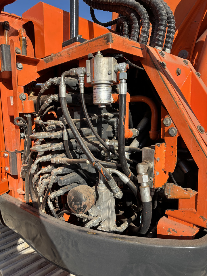 Bager gusjeničar DOOSAN DX140-3: slika Bager gusjeničar DOOSAN DX140-3