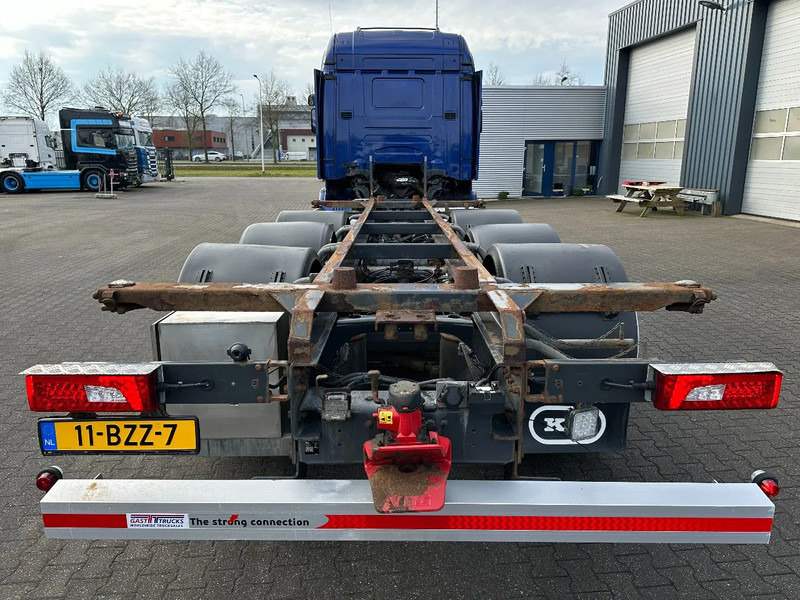 Transporter kontejnera/ Kamion s izmjenjivim sanducima Scania R520 V8 8x4*4 Bdf / Retarder / 2 Tank / Full Air / Euro 6: slika Transporter kontejnera/ Kamion s izmjenjivim sanducima Scania R520 V8 8x4*4 Bdf / Retarder / 2 Tank / Full Air / Euro 6