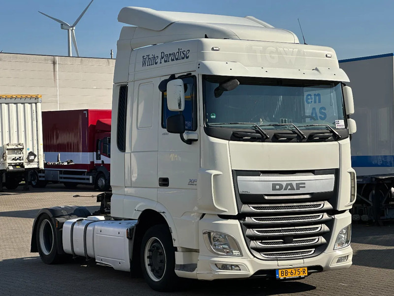 DAF XF 460 Space Cab-Mega-Hefschotel-2 Tank-Euro 6 - Tegljač: slika DAF XF 460 Space Cab-Mega-Hefschotel-2 Tank-Euro 6 - Tegljač DAF XF 460 Space Cab-Mega-Hefschotel-2 Tank-Euro 6 - Tegljač: slika DAF XF 460 Space Cab-Mega-Hefschotel-2 Tank-Euro 6 - Tegljač