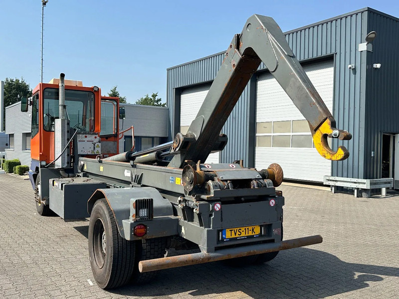 Terberg YT 222 4x2 AJK 30T Haakarm / Weegsysteem / Overdrukcabine / *NL-Kenteken* - Terminalni traktor: slika Terberg YT 222 4x2 AJK 30T Haakarm / Weegsysteem / Overdrukcabine / *NL-Kenteken* - Terminalni traktor Terberg YT 222 4x2 AJK 30T Haakarm / Weegsysteem / Overdrukcabine / *NL-Kenteken* - Terminalni traktor: slika Terberg YT 222 4x2 AJK 30T Haakarm / Weegsysteem / Overdrukcabine / *NL-Kenteken* - Terminalni traktor