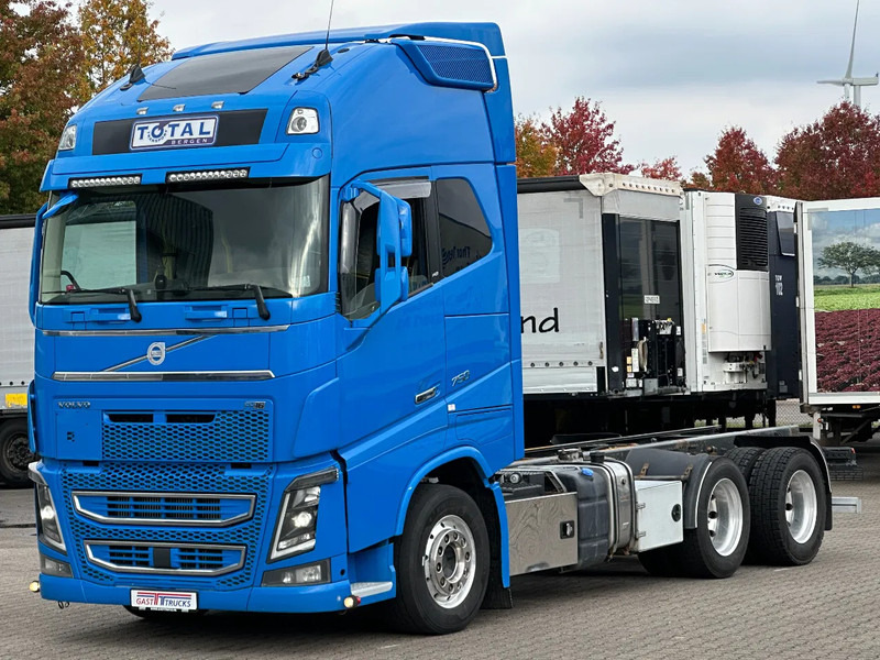 Volvo FH 16.750 6x4 Globe XL Chassis Retarder 3.90 Wb Full Air - Kamion-šasija: slika Volvo FH 16.750 6x4 Globe XL Chassis Retarder 3.90 Wb Full Air - Kamion-šasija Volvo FH 16.750 6x4 Globe XL Chassis Retarder 3.90 Wb Full Air - Kamion-šasija: slika Volvo FH 16.750 6x4 Globe XL Chassis Retarder 3.90 Wb Full Air - Kamion-šasija