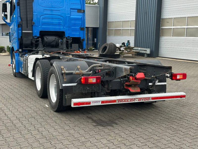 Volvo FH 16.750 6x4 Globe XL Chassis Retarder 3.90 Wb Full Air - Kamion-šasija: slika Volvo FH 16.750 6x4 Globe XL Chassis Retarder 3.90 Wb Full Air - Kamion-šasija Volvo FH 16.750 6x4 Globe XL Chassis Retarder 3.90 Wb Full Air - Kamion-šasija: slika Volvo FH 16.750 6x4 Globe XL Chassis Retarder 3.90 Wb Full Air - Kamion-šasija