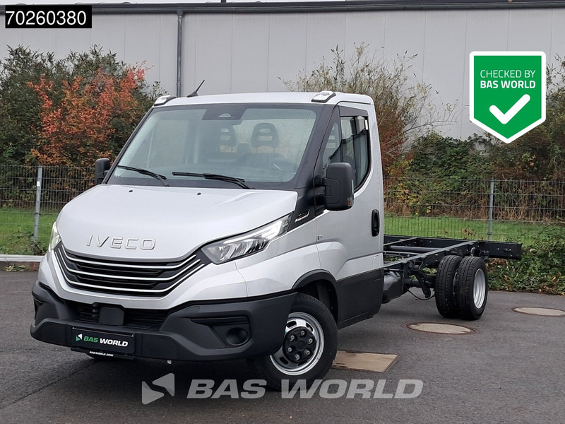 Iveco Daily 35C21 Neu! 3.0L 2025-Modell Automatik 210PS Radstand 410 Fahrgestell Doppelbereifung LED ACC Klima Euro6 Chassis A/C - Dostavno vozilo: slika Iveco Daily 35C21 Neu! 3.0L 2025-Modell Automatik 210PS Radstand 410 Fahrgestell Doppelbereifung LED ACC Klima Euro6 Chassis A/C - Dostavno vozilo Iveco Daily 35C21 Neu! 3.0L 2025-Modell Automatik 210PS Radstand 410 Fahrgestell Doppelbereifung LED ACC Klima Euro6 Chassis A/C - Dostavno vozilo: slika Iveco Daily 35C21 Neu! 3.0L 2025-Modell Automatik 210PS Radstand 410 Fahrgestell Doppelbereifung LED ACC Klima Euro6 Chassis A/C - Dostavno vozilo