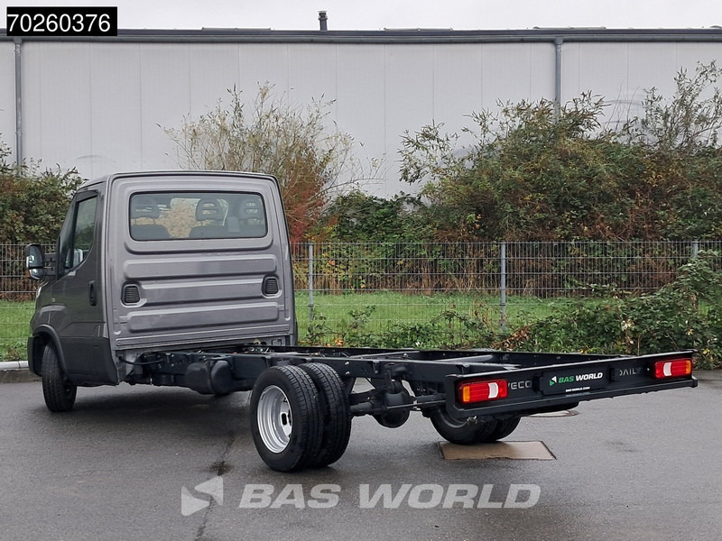 Iveco Daily 35C21 Neu! 3.0L 2025-Modell Automatik 210PS Radstand 410 Fahrgestell Doppelbereifung LED ACC Klima Euro6 Chassis A/C - Dostavno vozilo: slika Iveco Daily 35C21 Neu! 3.0L 2025-Modell Automatik 210PS Radstand 410 Fahrgestell Doppelbereifung LED ACC Klima Euro6 Chassis A/C - Dostavno vozilo Iveco Daily 35C21 Neu! 3.0L 2025-Modell Automatik 210PS Radstand 410 Fahrgestell Doppelbereifung LED ACC Klima Euro6 Chassis A/C - Dostavno vozilo: slika Iveco Daily 35C21 Neu! 3.0L 2025-Modell Automatik 210PS Radstand 410 Fahrgestell Doppelbereifung LED ACC Klima Euro6 Chassis A/C - Dostavno vozilo